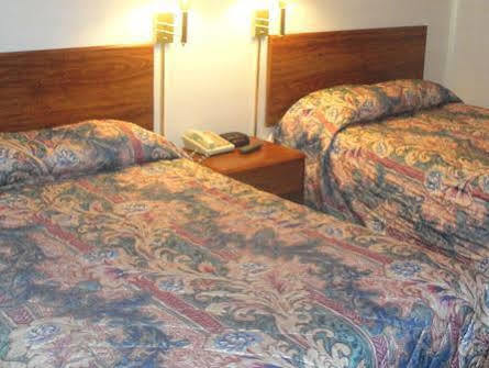 Budget Inn Ontario Ontario Center Екстериор снимка