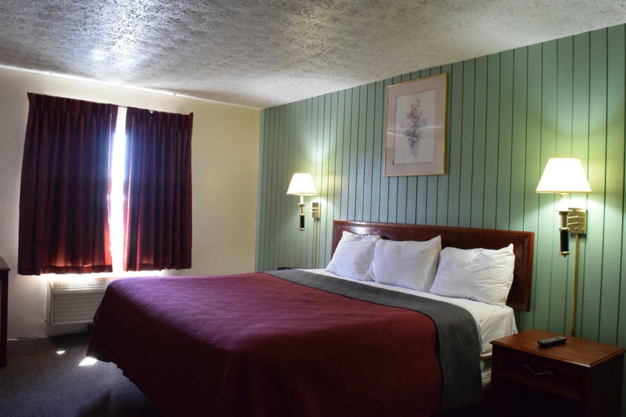 Budget Inn Ontario Ontario Center Екстериор снимка