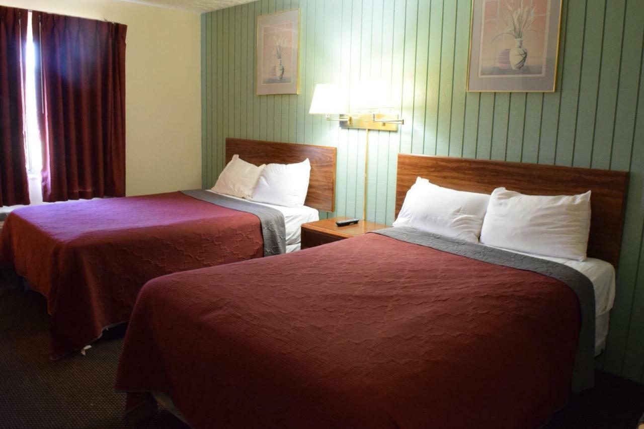 Budget Inn Ontario Ontario Center Екстериор снимка