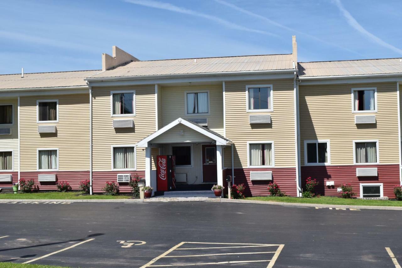 Budget Inn Ontario Ontario Center Екстериор снимка