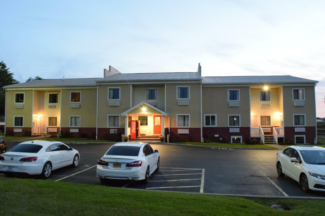 Budget Inn Ontario Ontario Center Екстериор снимка